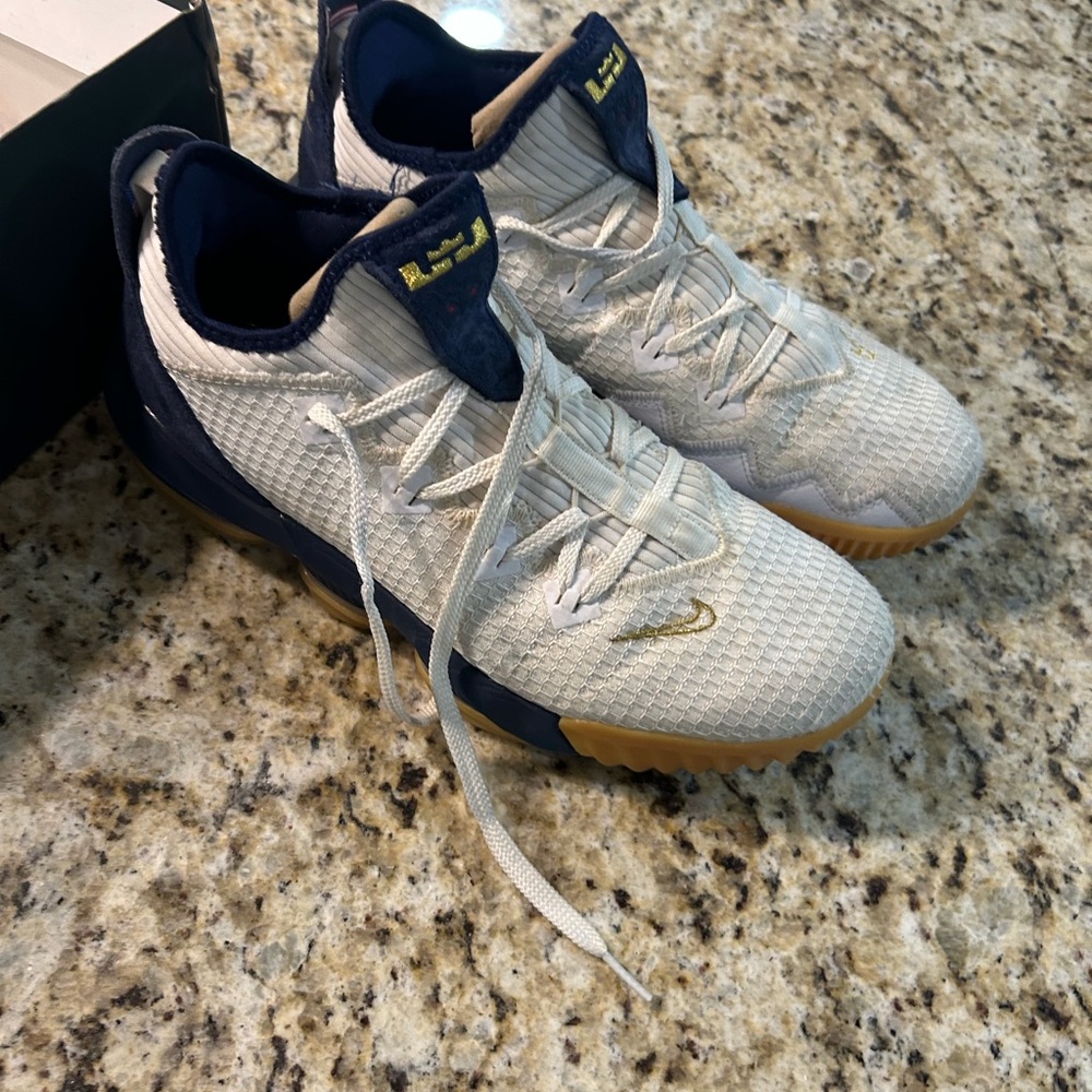 Nike LeBron XVI Low - Olympic